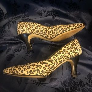 Leopard print 2 3/4" high heels by Fashion Influences size 7 M